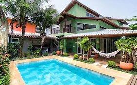 Elegante Casa em Condominio a 1 Quadra da Praia com Wifi, Piscina, Churrasqueira e Forno de Pizza